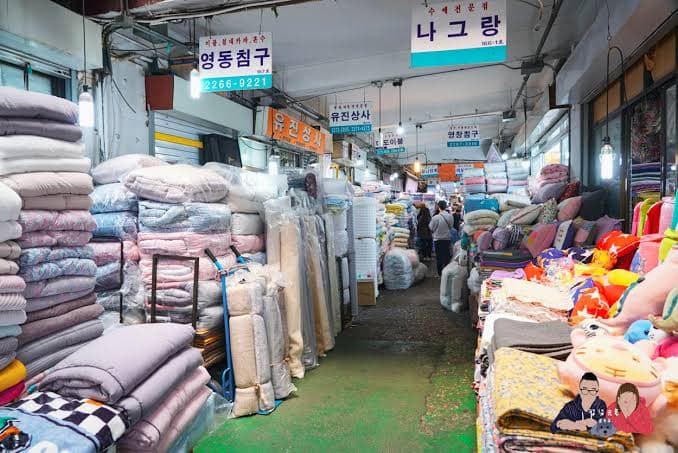 從韓國寢具市場，一件件挑